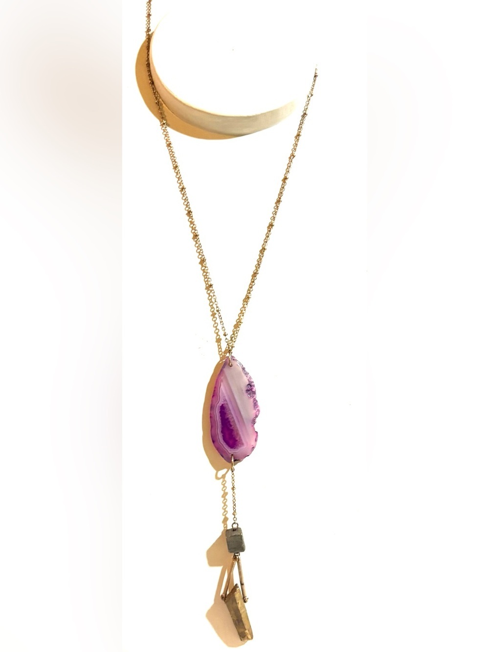 Gold-Tone Chain Necklace with Purple Agate Slice Pendant